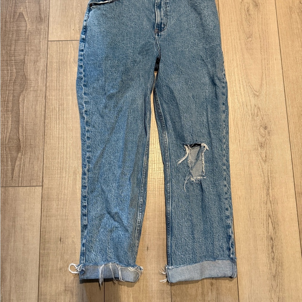 Abercrombie & Fitch Light Blue Distressed Cropped Jeans